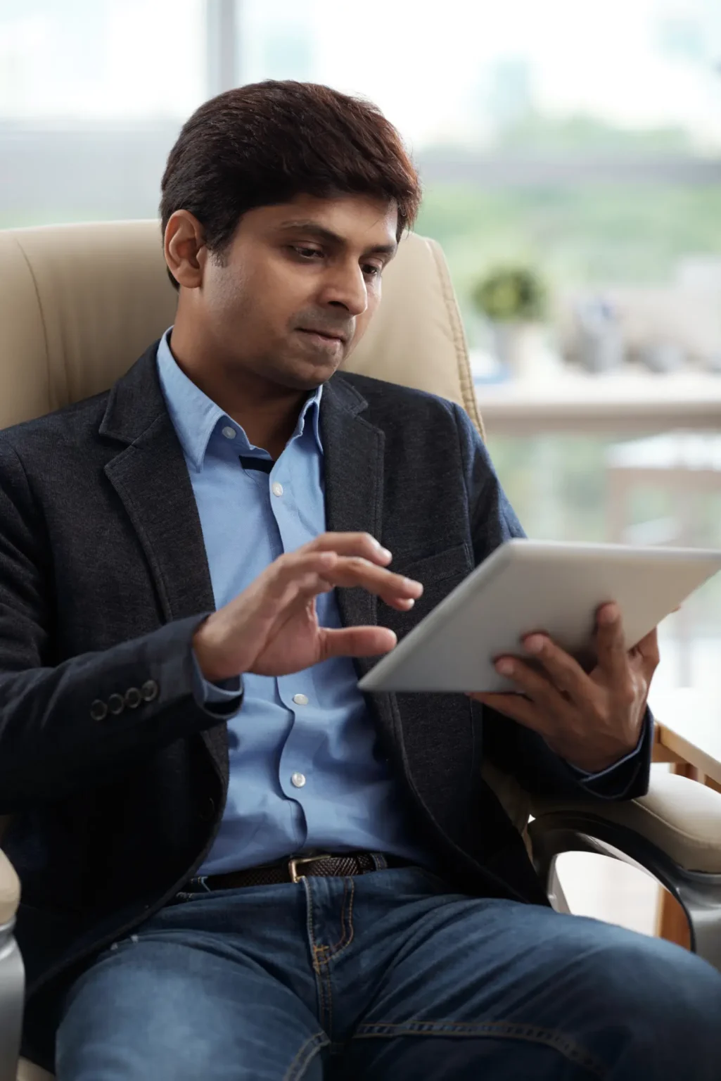 businessman-using-application-image-unified-voice