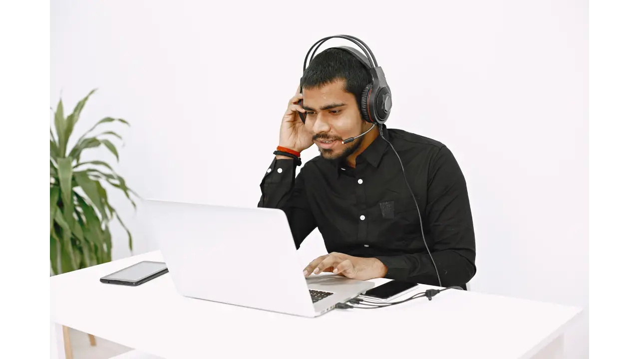 helpdesk-image-unified-voice